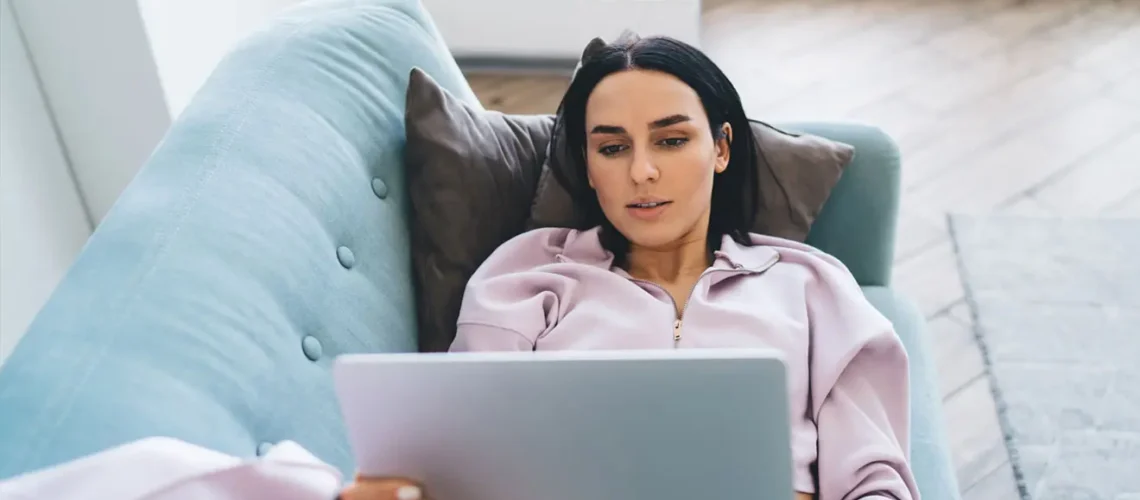 Psicologia online: terapia online funciona mesmo? Cláudio Akimoto: entenda aqui os benefícios da terapia online que a Psicologia proporciona!