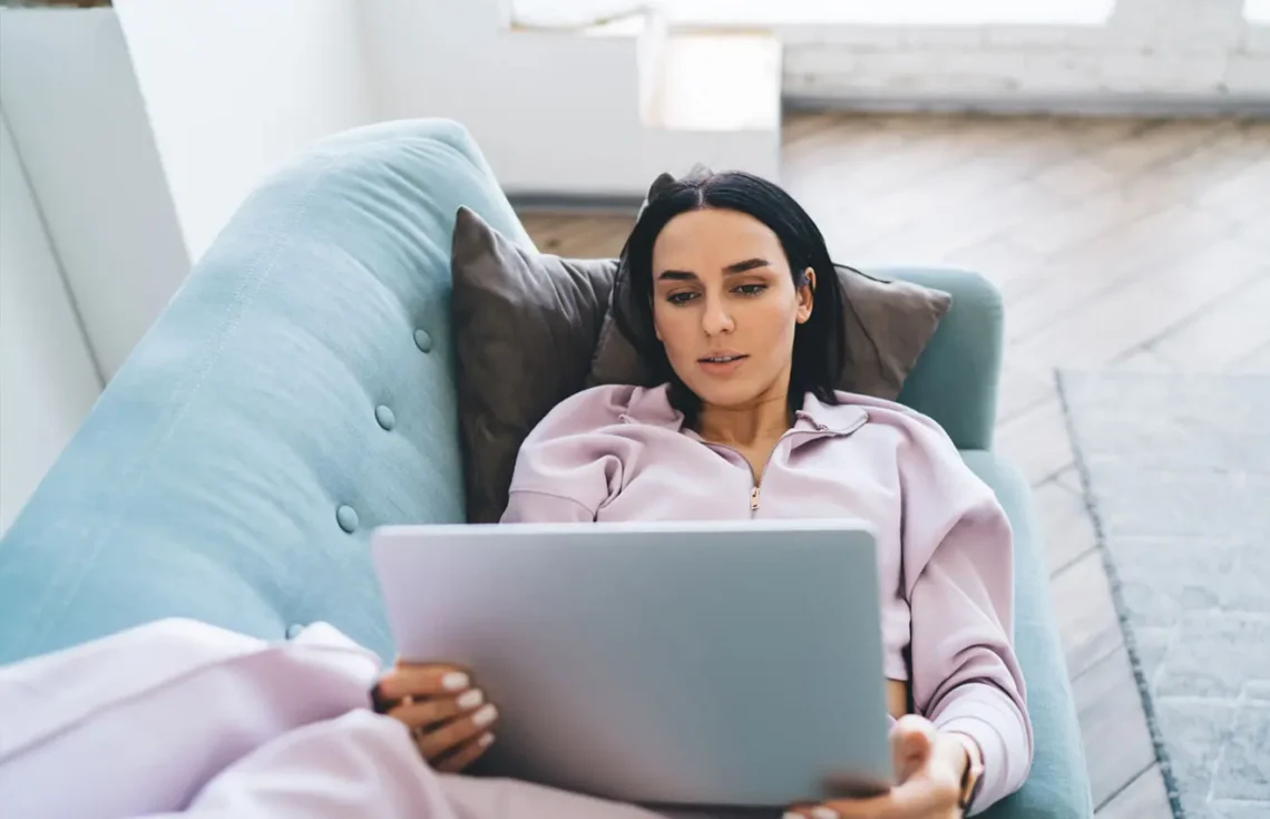 Psicologia online: terapia online funciona mesmo? Cláudio Akimoto: entenda aqui os benefícios da terapia online que a Psicologia proporciona!