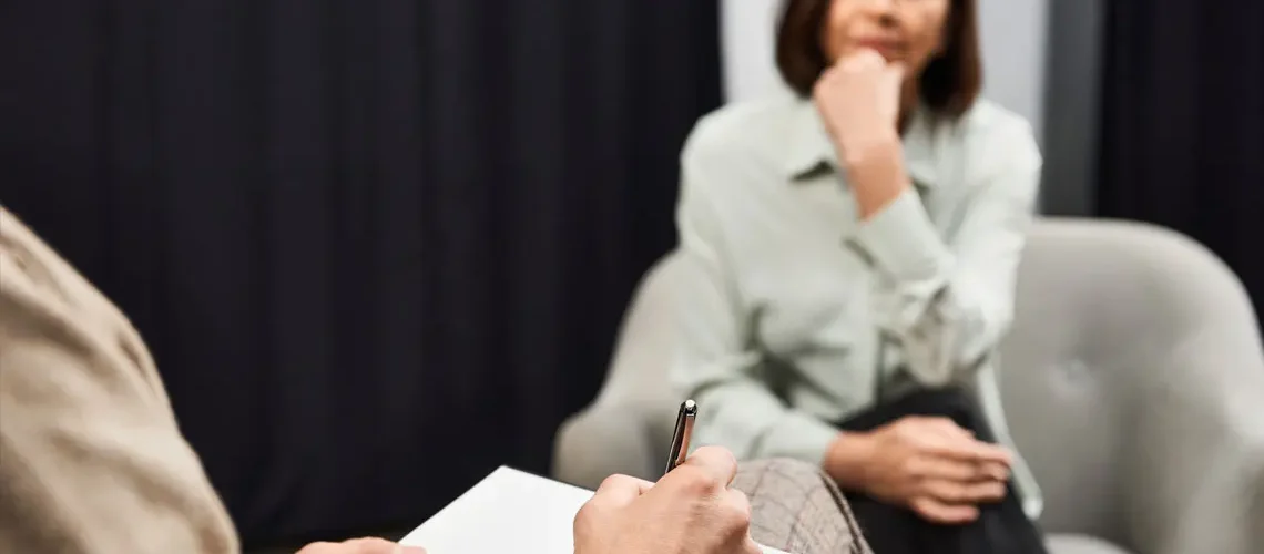 Psicanalista brasileiro - Cláudio Akimoto - Psicanalista Online: entenda aqui o papel da terapia psicanalítica online e seus benefícios!