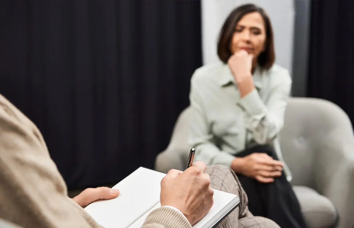 Psicanalista brasileiro - Cláudio Akimoto - Psicanalista Online: entenda aqui o papel da terapia psicanalítica online e seus benefícios!