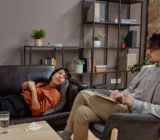 Diferença entre terapia e psicanálise - Cláudio Akimoto: tire todas as suas dúvidas sobre o que é terpia e o que é psicanálise, veja este post