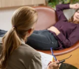 Psicanálise - Cláudio Akimoto: entenda o quê é, para quê serve e como se beneficiar da terapia psicanalítica como forme de saúde mental!