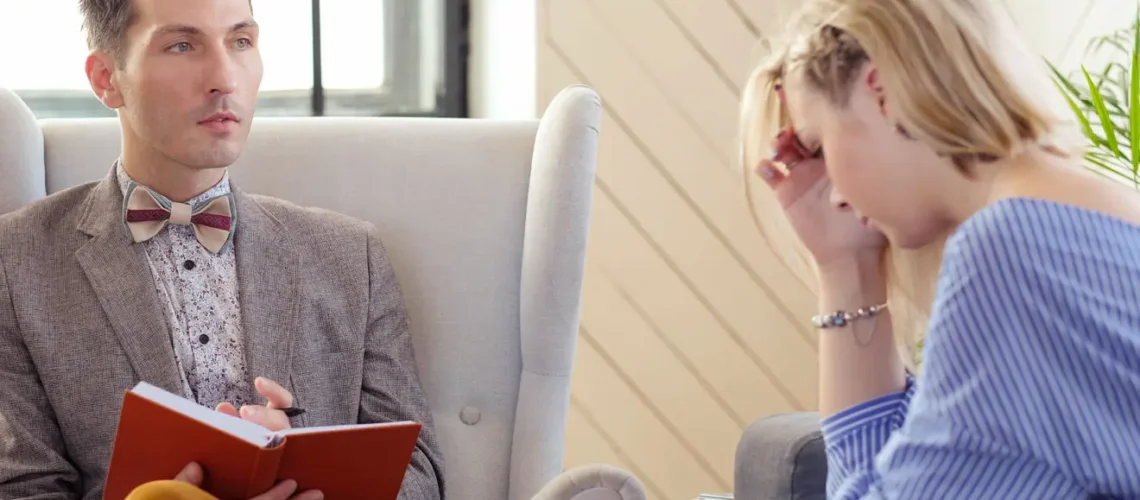 Terapeuta Psicanálise - Cláudio Akimoto: entendar como funciona a terapia psicanalítica e como a Psicanálise pode te ajudar hoje!