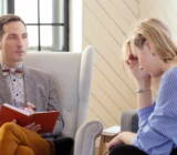 Terapeuta Psicanálise - Cláudio Akimoto: entendar como funciona a terapia psicanalítica e como a Psicanálise pode te ajudar hoje!