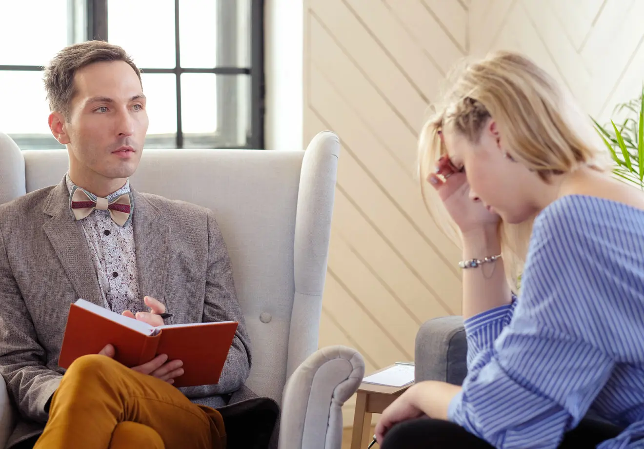 Terapeuta Psicanálise - Cláudio Akimoto: entendar como funciona a terapia psicanalítica e como a Psicanálise pode te ajudar hoje!